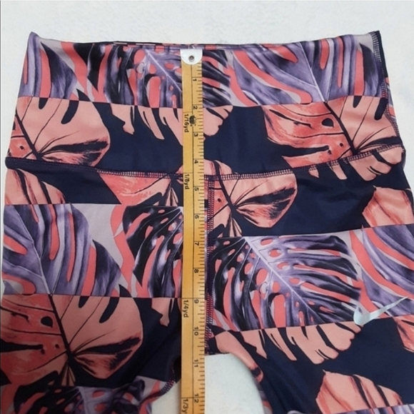 Nike Drifit Capri Leggings Womens Medium - Picture 14 of 14